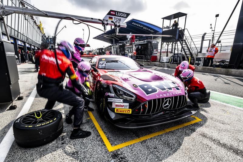 Montana an den Boxen